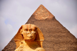 Die Pyramiden von Gizeh mit der Sphinx