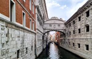 Venedig Sehenswürdigkeiten Seufzerbrücke